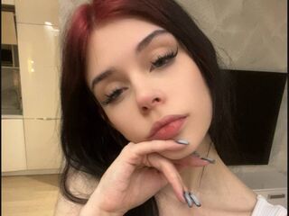 LoraBrow's XLoveCam live cam performers Profile Image